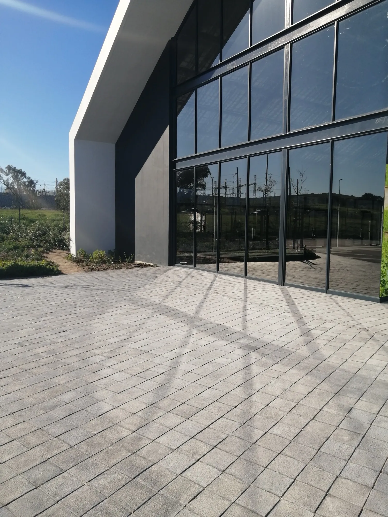 Office Forecourt — Estate Cobble